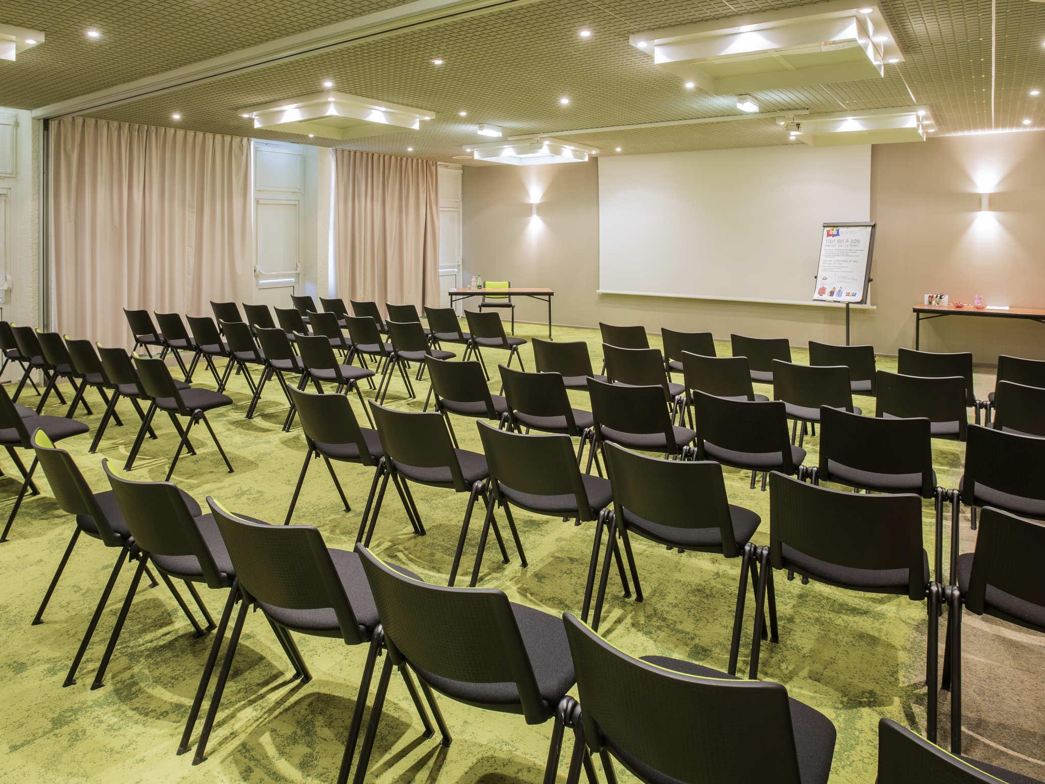 Hotel Ibis Styles Tours Sud Chambray-lès-Tours Esterno foto