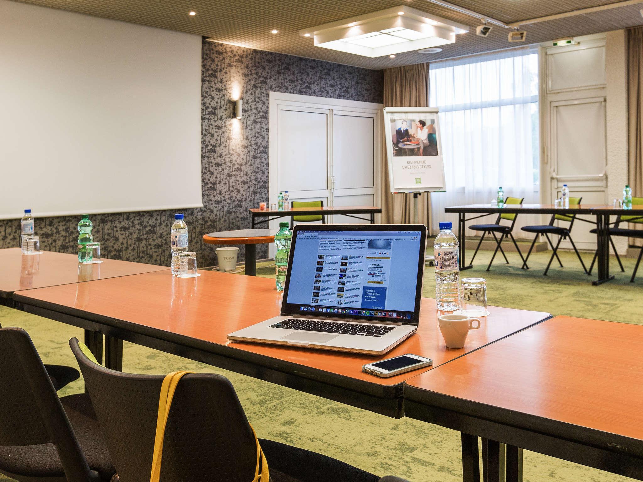 Hotel Ibis Styles Tours Sud Chambray-lès-Tours Esterno foto